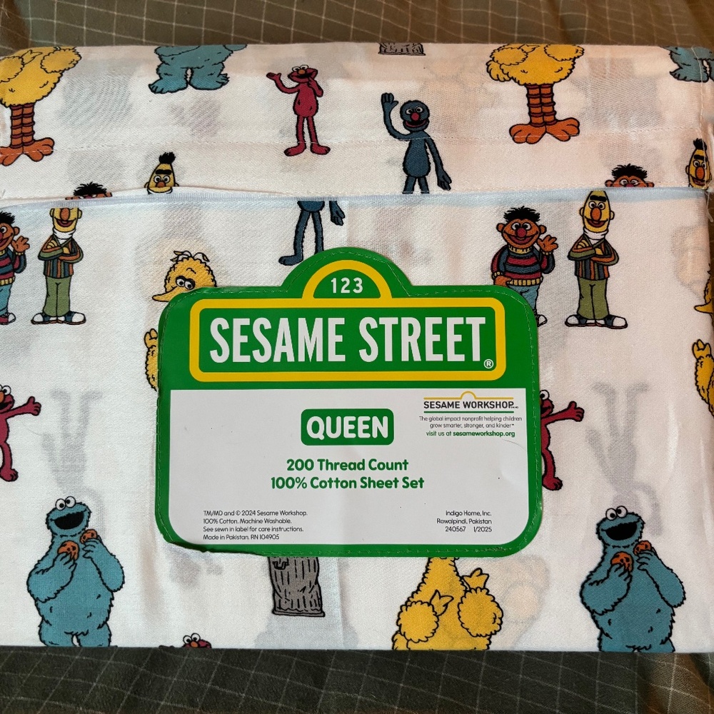 Queen Sesame Street Kids sheets 100% Cotton! Brand New! PBS toddler / kids